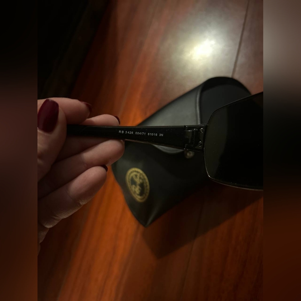 Ray-Ban Sunglasses and Case -UV Protection - Picture 4 of 5